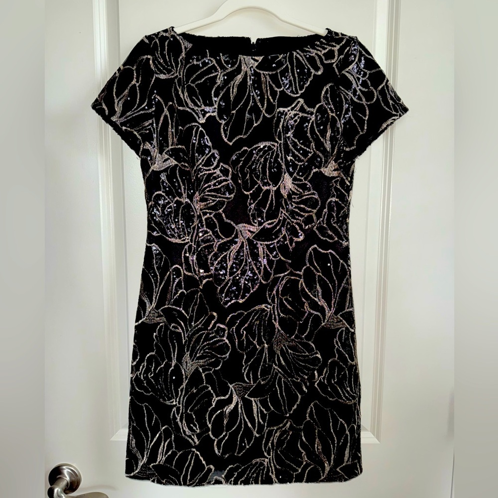 Tahari Elegant Black and Silver Floral Dress Sequins Size 4P